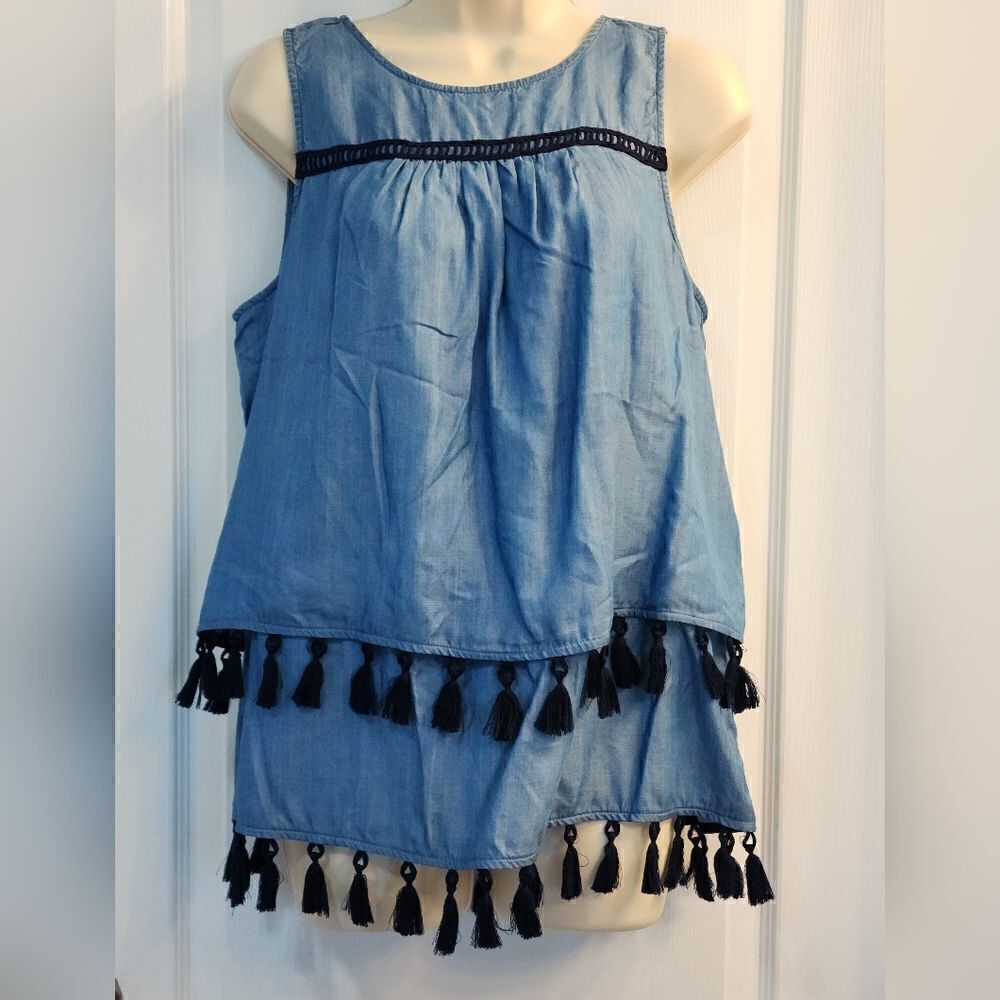 Crown & Ivy Sleeveless Layered Chambray Top Tank Blue Tassels Size M